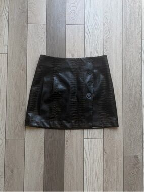 Commense Black Faux Croc Mini Skirt with Side Buttons S